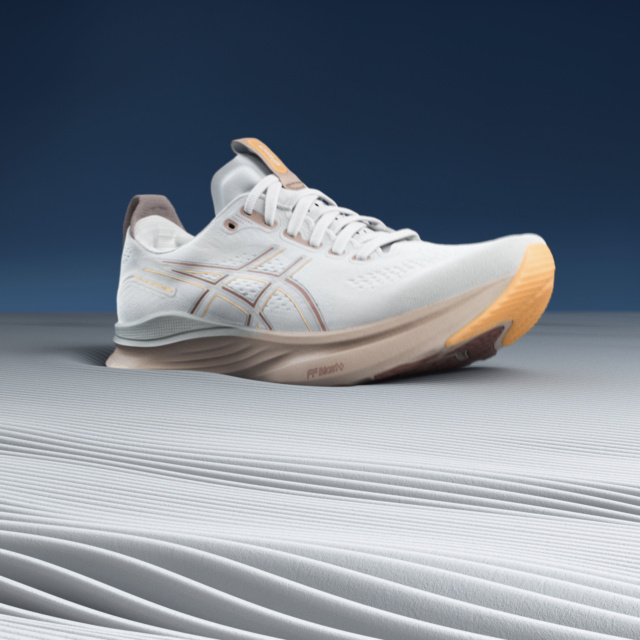 ASICS Gel Kayano Landing Pressure Foam
